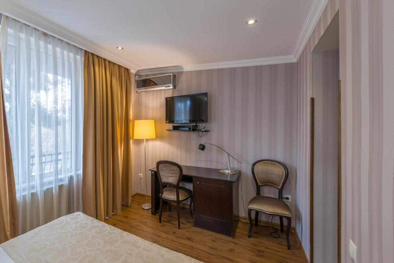 Garden View Hotel Tbilisi Luaran gambar